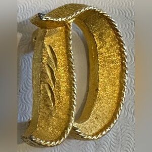 Vintage Gold Plated Brushed Letter “D” trimmed in gold bead Circa 1970’s EUC